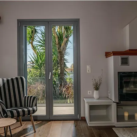 Matti With Private Pool 빌라 Romírion