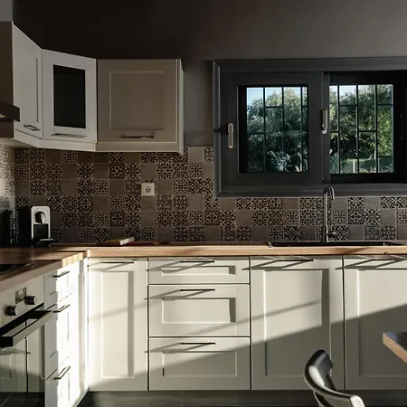 Matti With Private Pool Willa