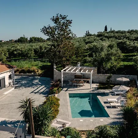 Matti With Private Pool * Ρομίρι