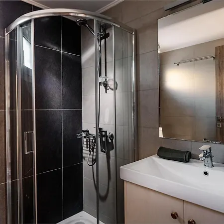 Matti With Private Pool Ρομίρι