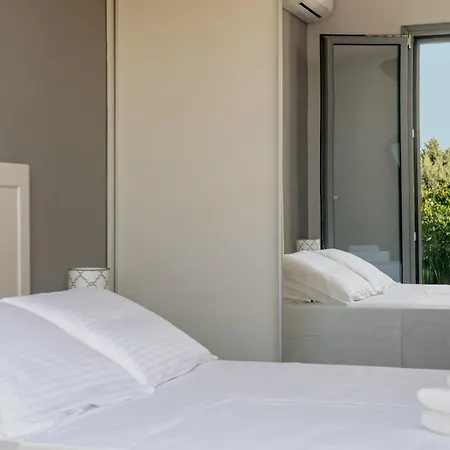 Matti With Private Pool Βίλα Ρομίρι