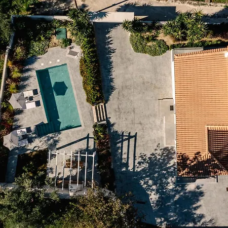 Villa Matti With Private Pool *